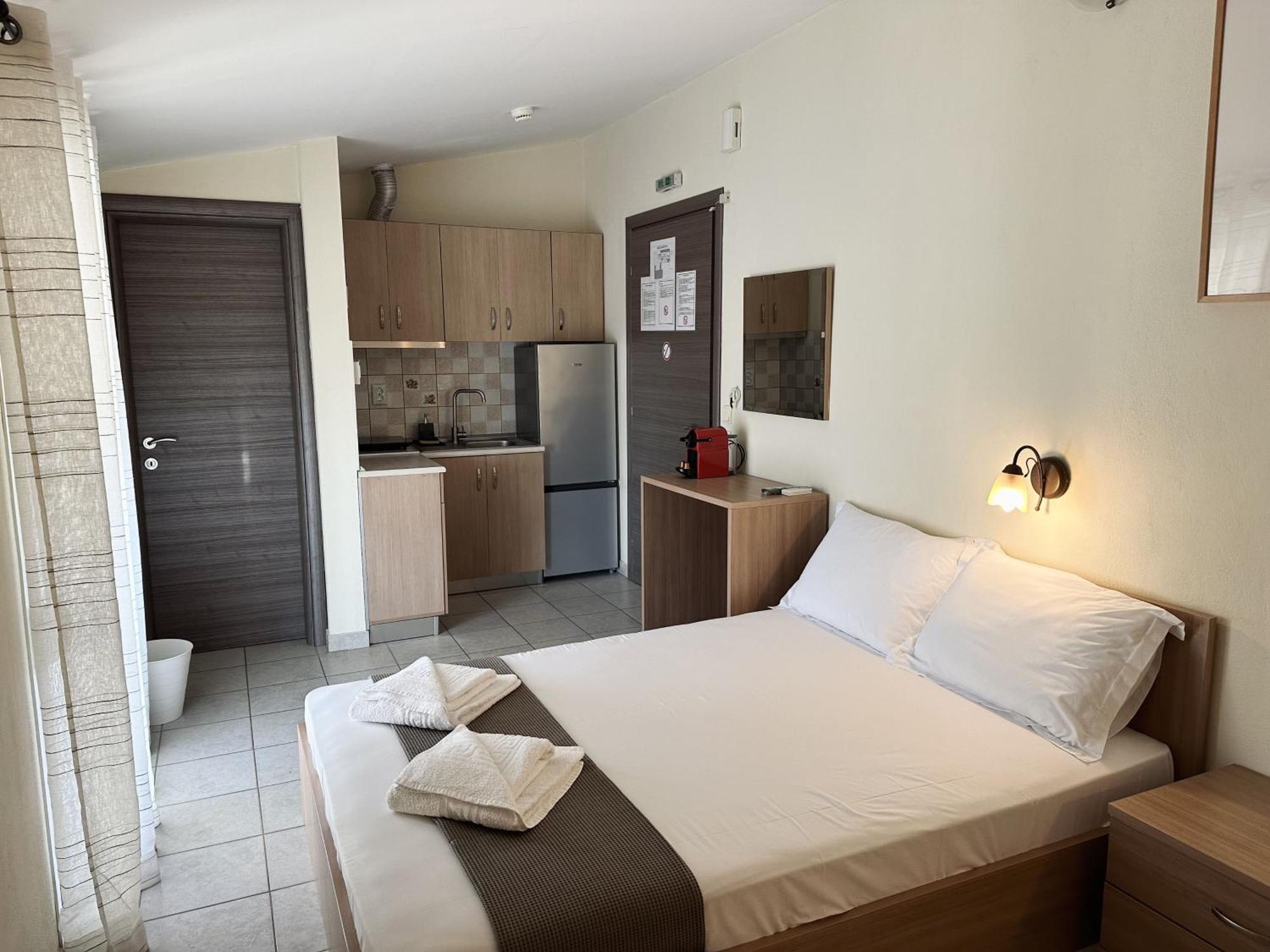 Anna Rooms Nea Vrasna Bagian luar foto