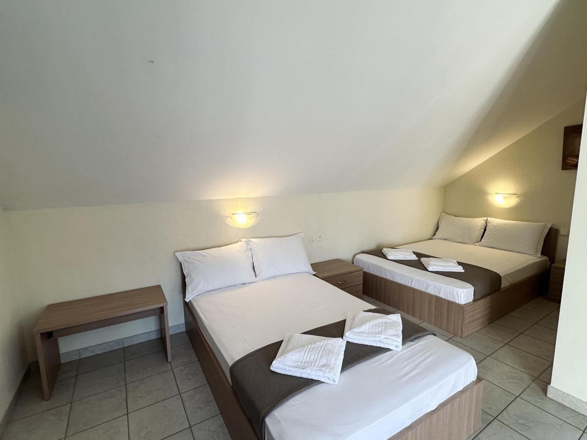 Anna Rooms Nea Vrasna Bagian luar foto